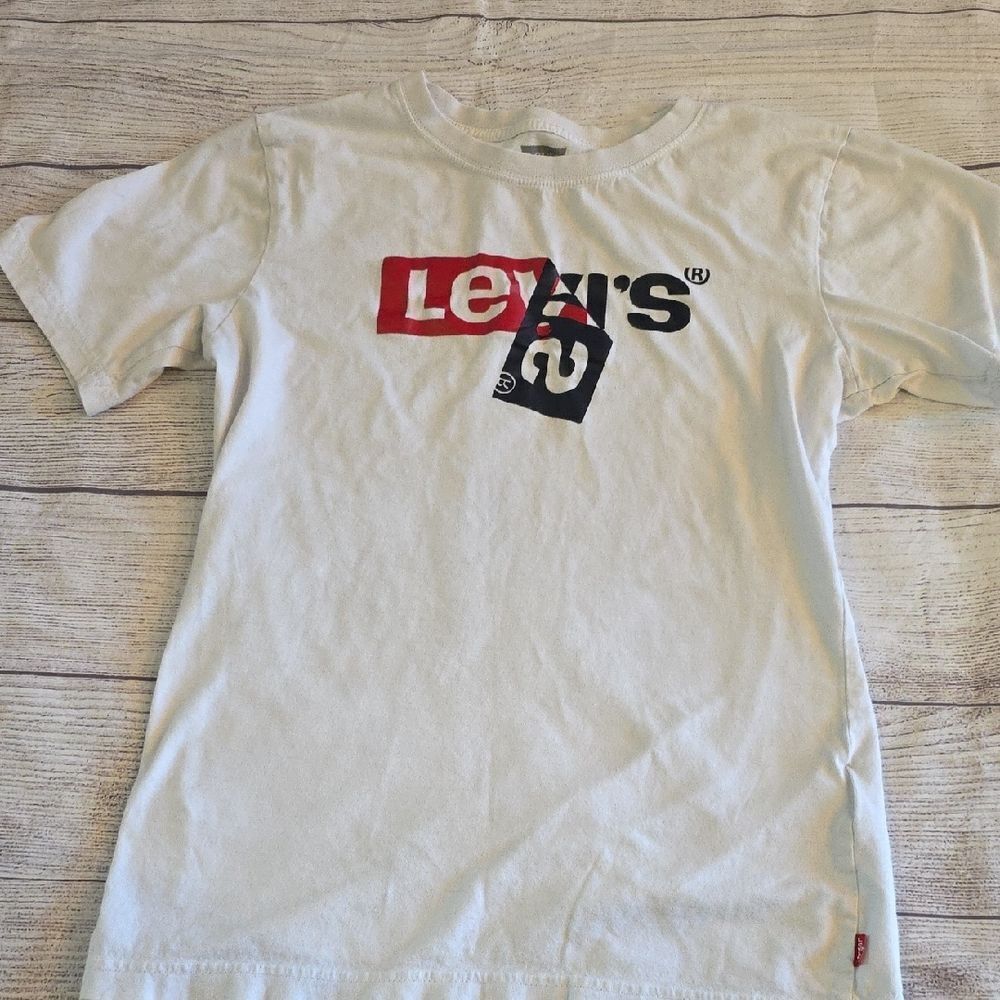 Levi's White Short Sleeve Tee with Iconic Logo